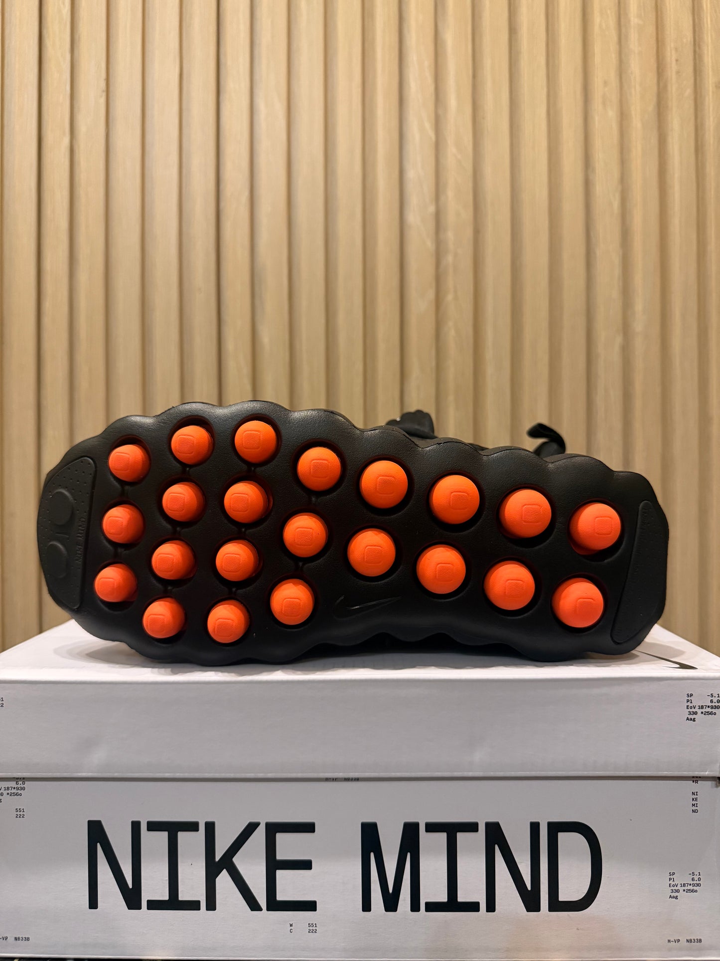NIKE MIND 002