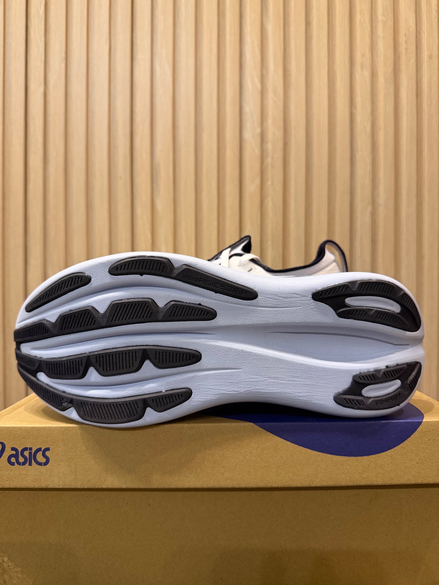 Asics Nimbus 28