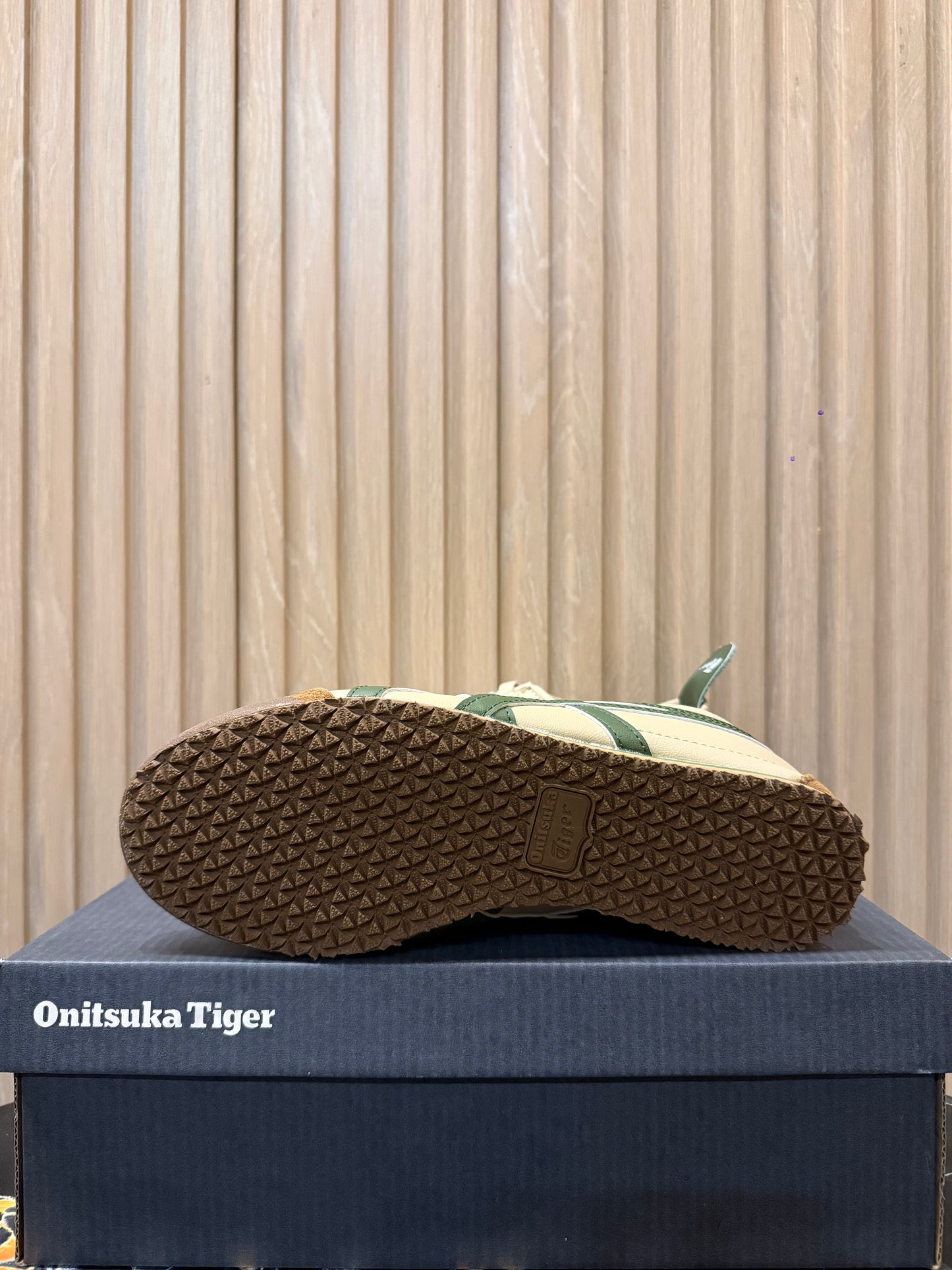 ONITSUKA TIGER