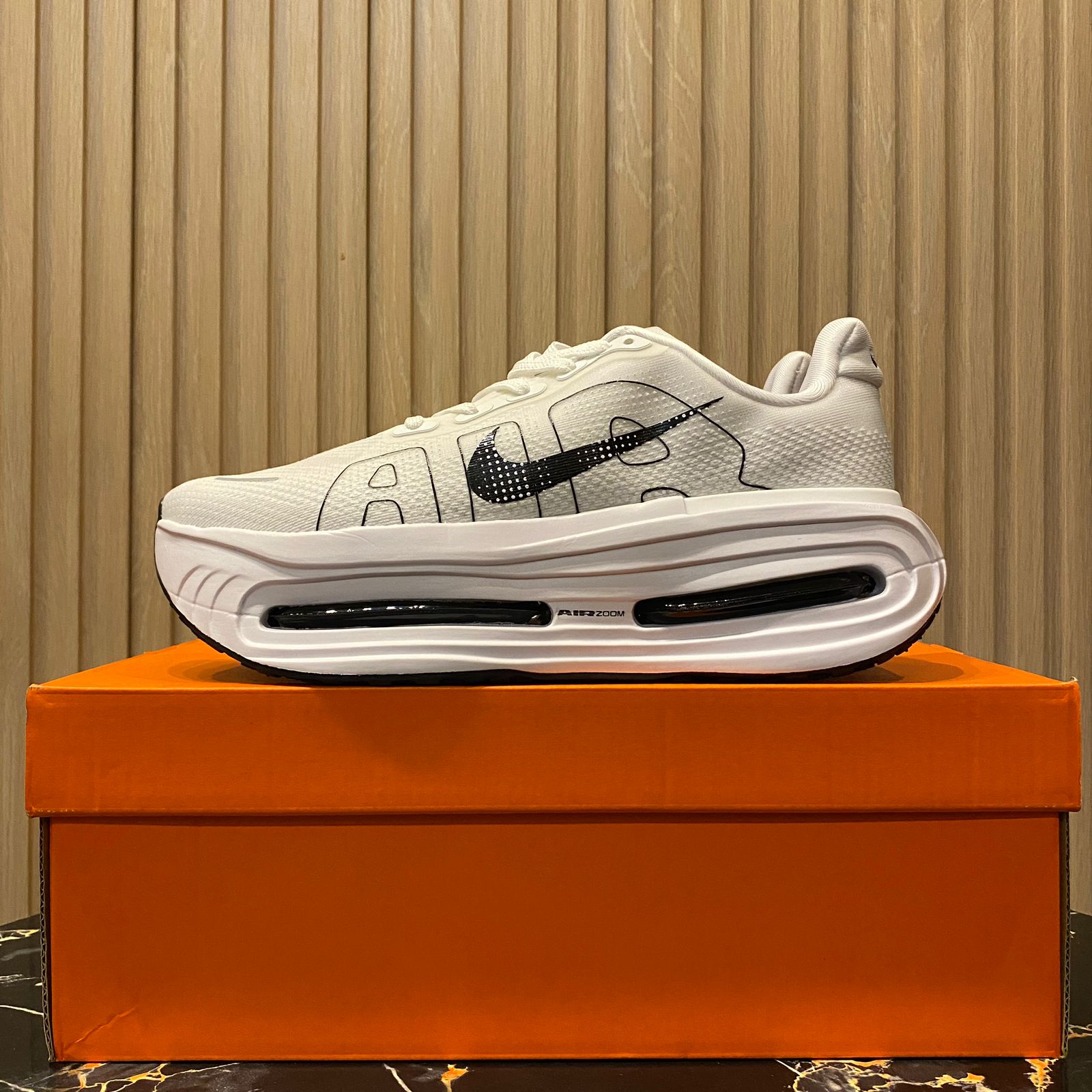 NIKE Vomero Premium – Soft Runn