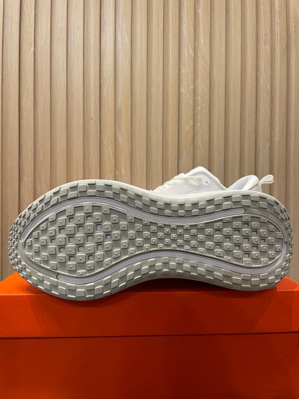 NIKE VOMERO PLUS