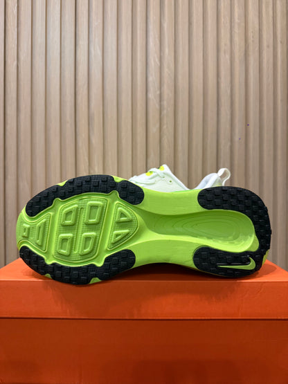 NIKE VOMERO 18