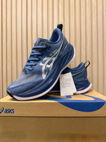 ASICS Novablast 2