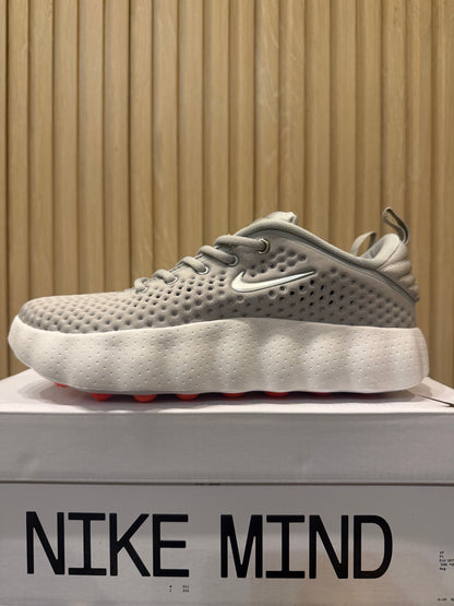 NIKE MIND 002