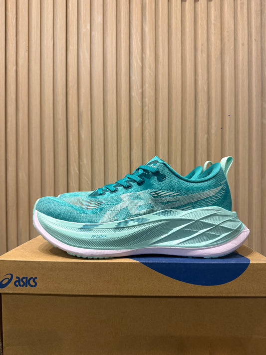 ASICS Novablast 2