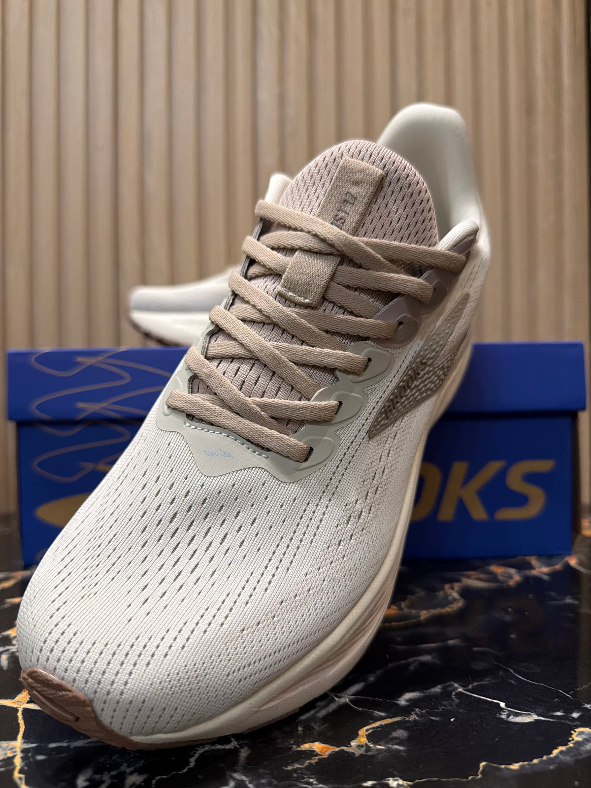 BROOKS GHOST 17