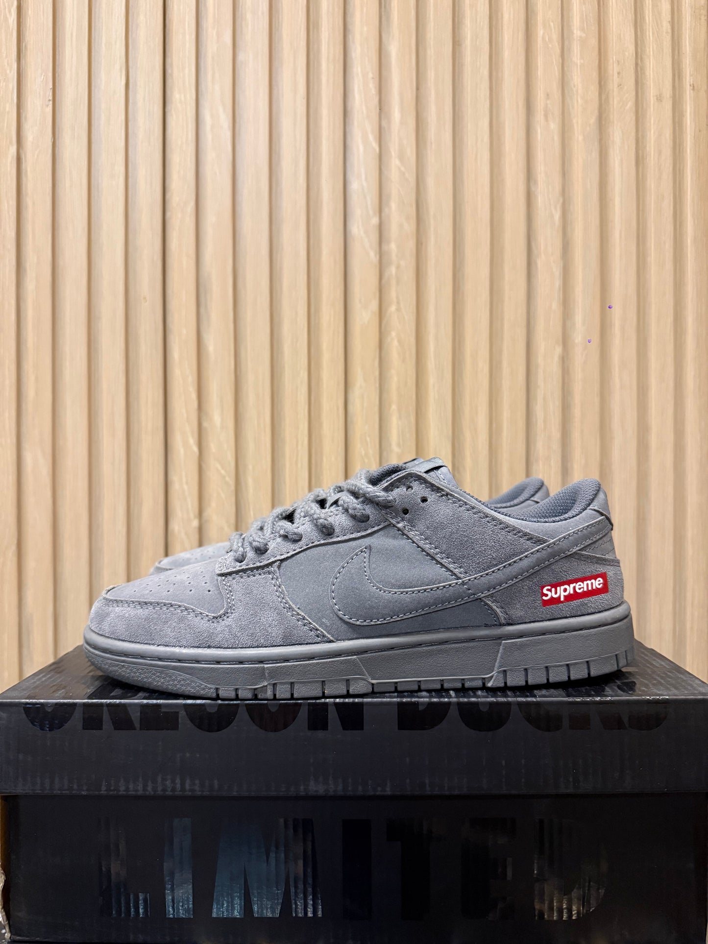 NIKE Supreme Dunks