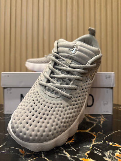 NIKE MIND 002