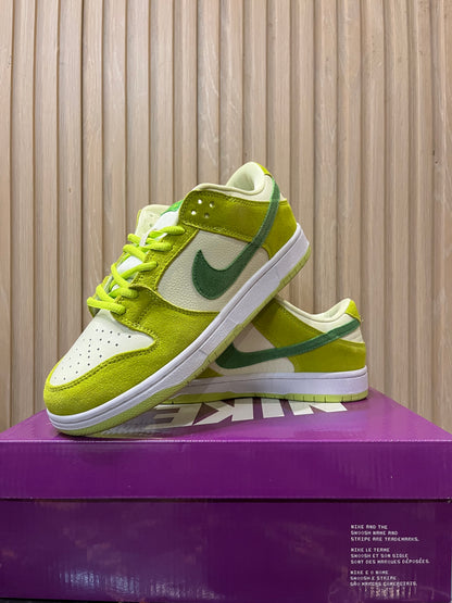 NIKE SB Dunks (Limited Edition)