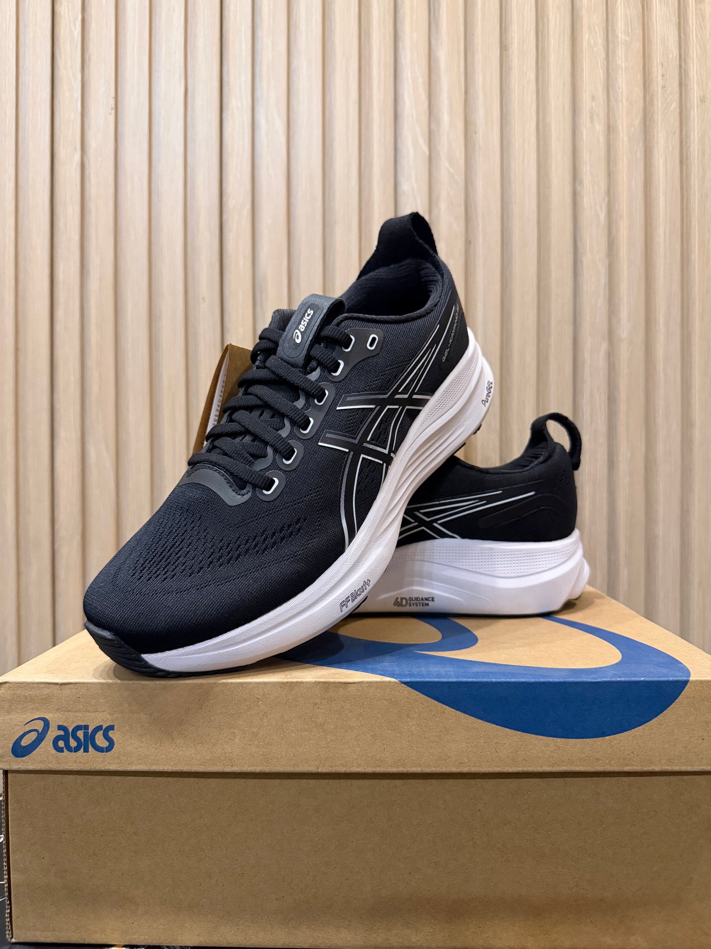ASICS GEL-KAYANO 32