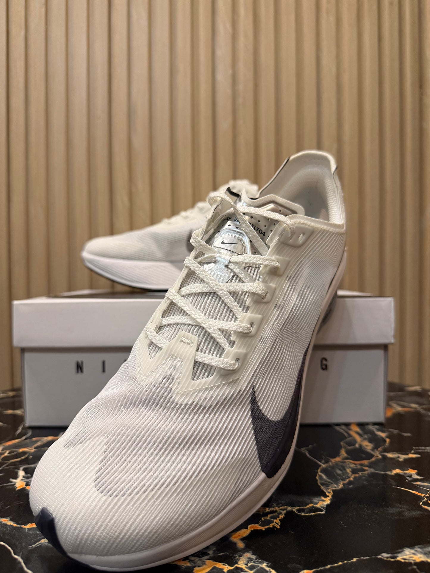 NIKE Vaporfly 4