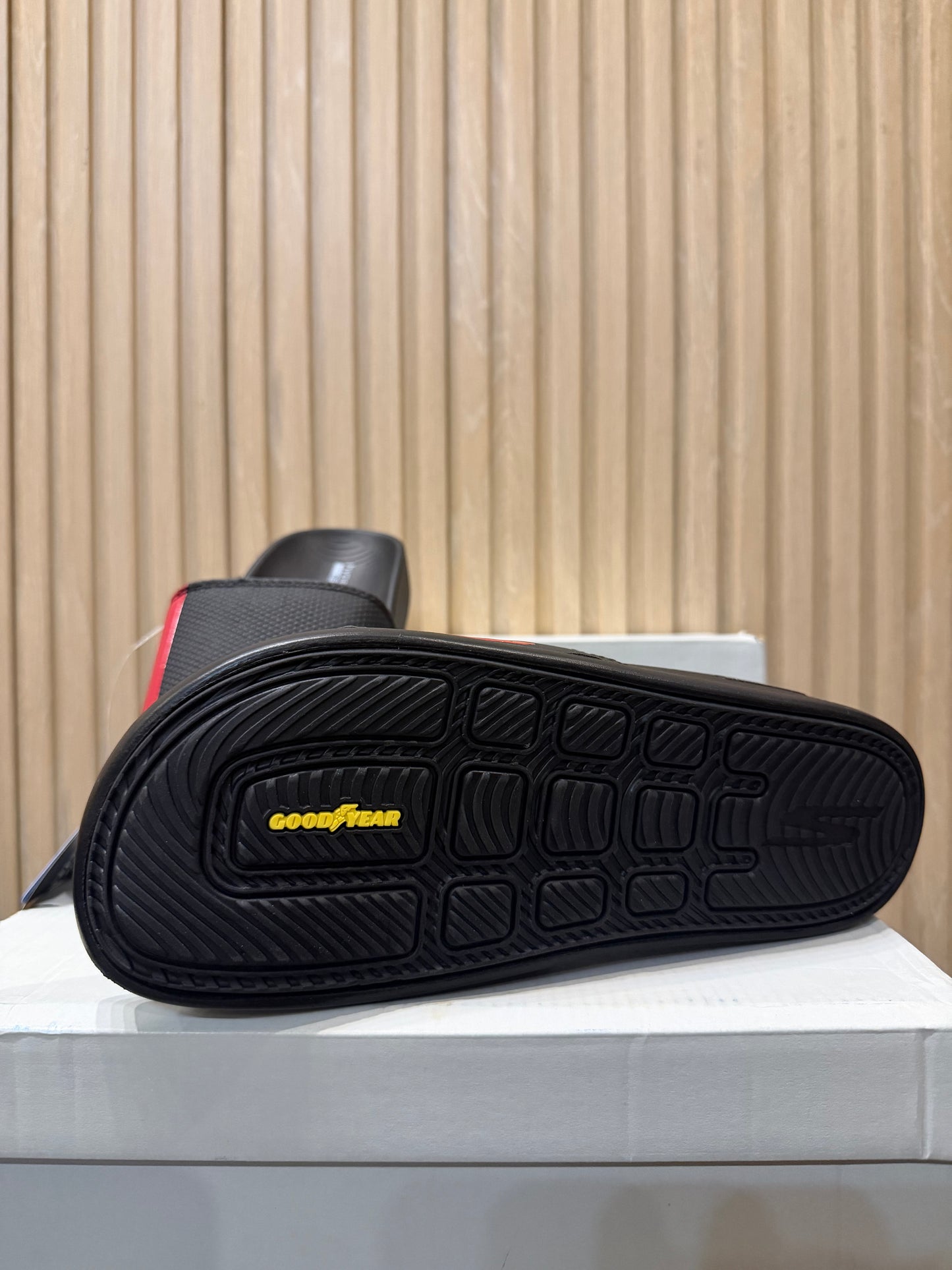 SKECHERS Hyper Burst Slipper