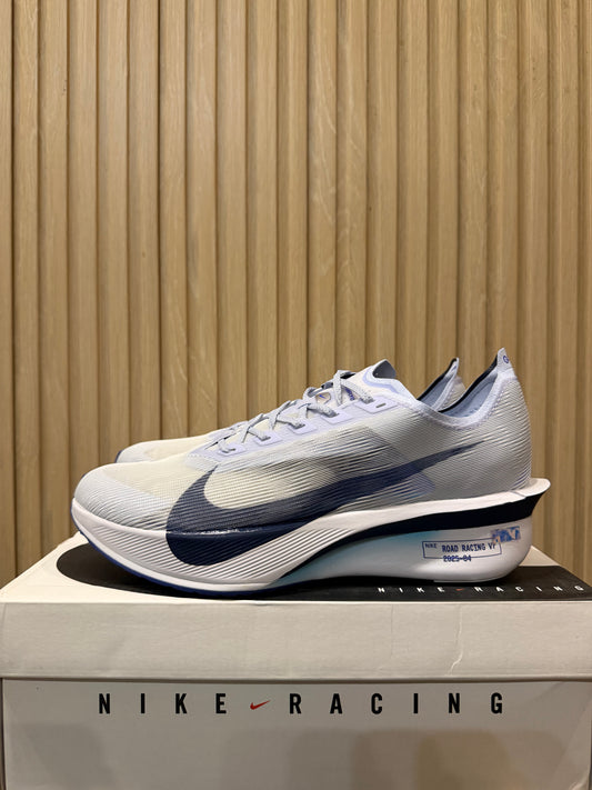 NIKE Vaporfly 4