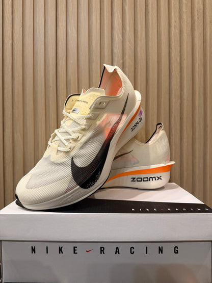 NIKE Vaporfly 4