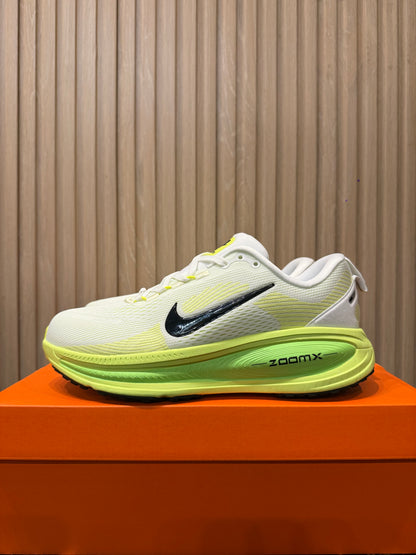 NIKE VOMERO 18