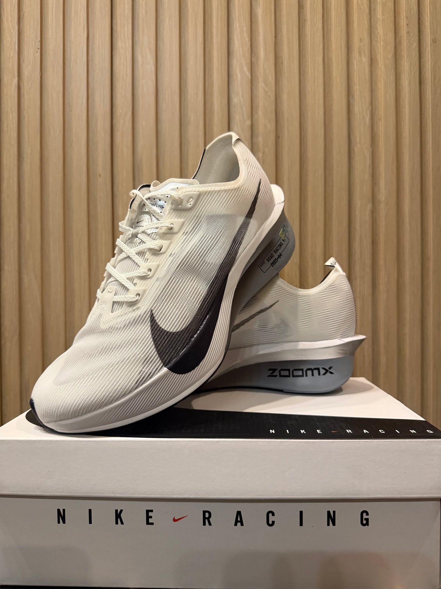 NIKE Vaporfly 4
