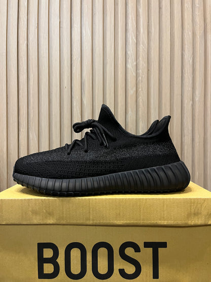 AD Yeezy 350 V2