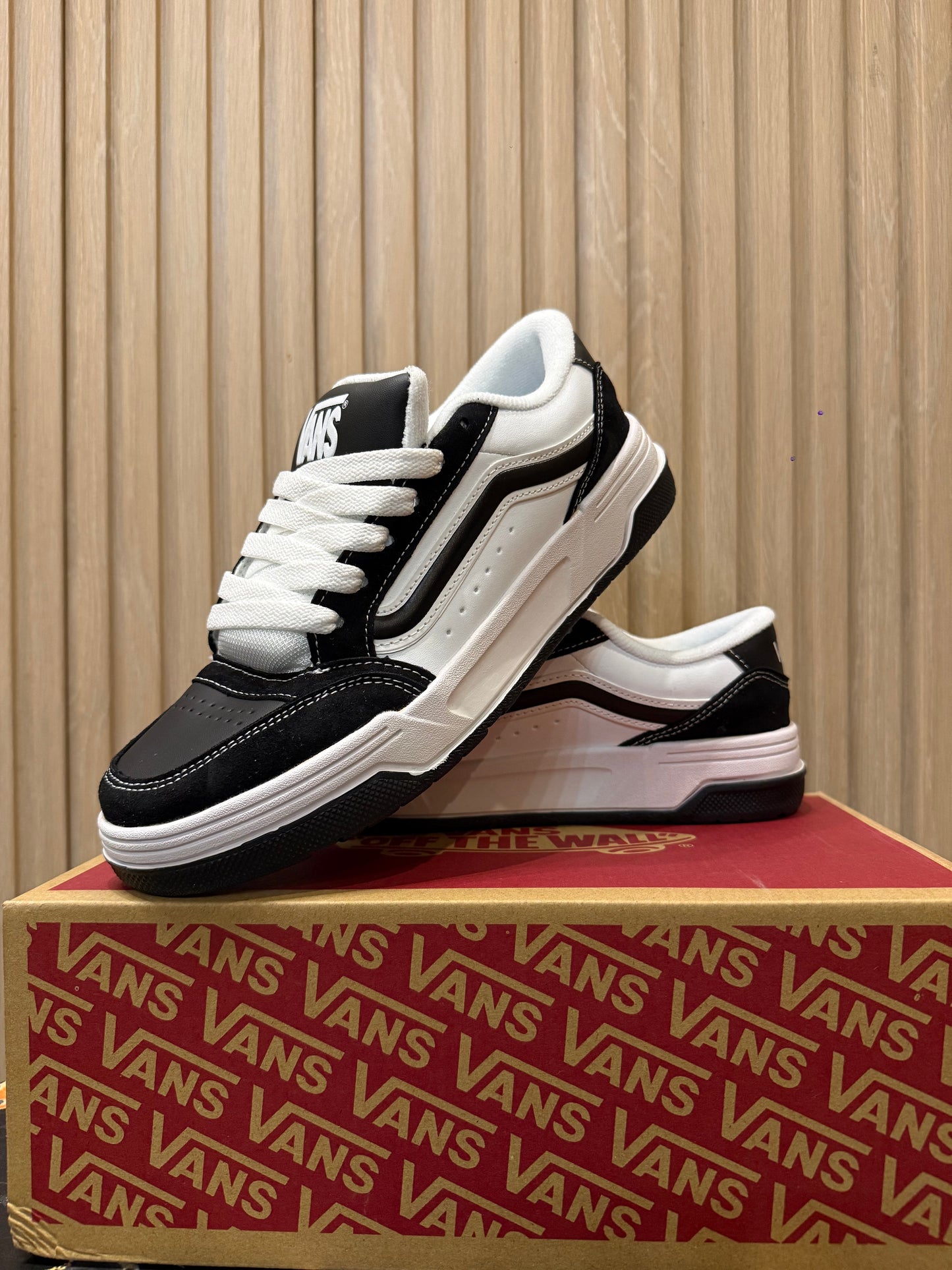 Vans Hylane (Premium ++)