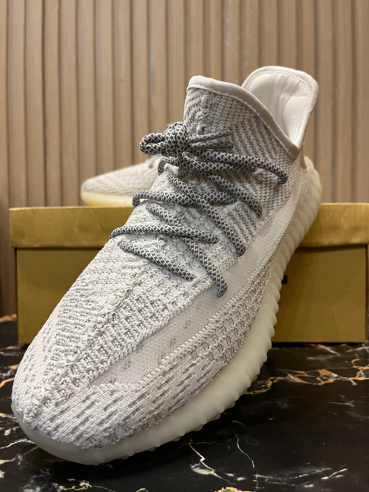 AD Yeezy 350 V2