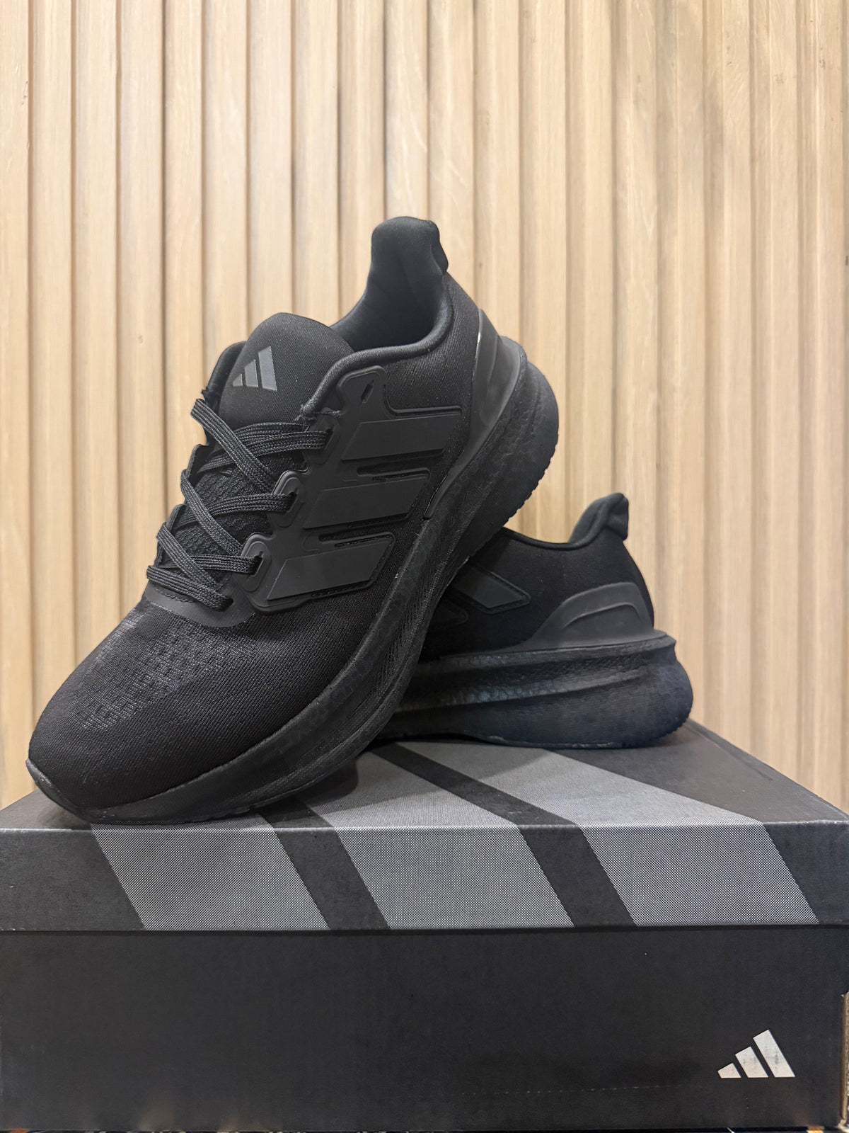 Adidas Ultraboost 2025
