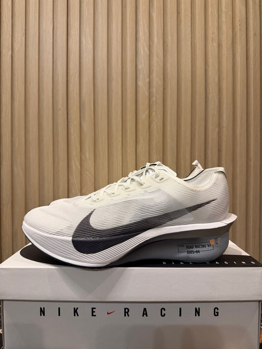 NIKE Vaporfly 4
