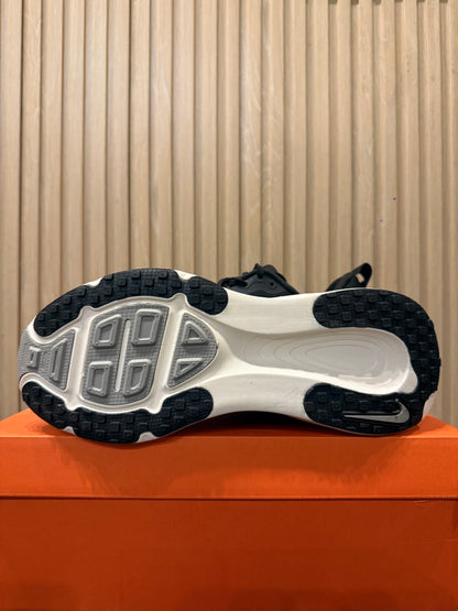 NIKE VOMERO 18