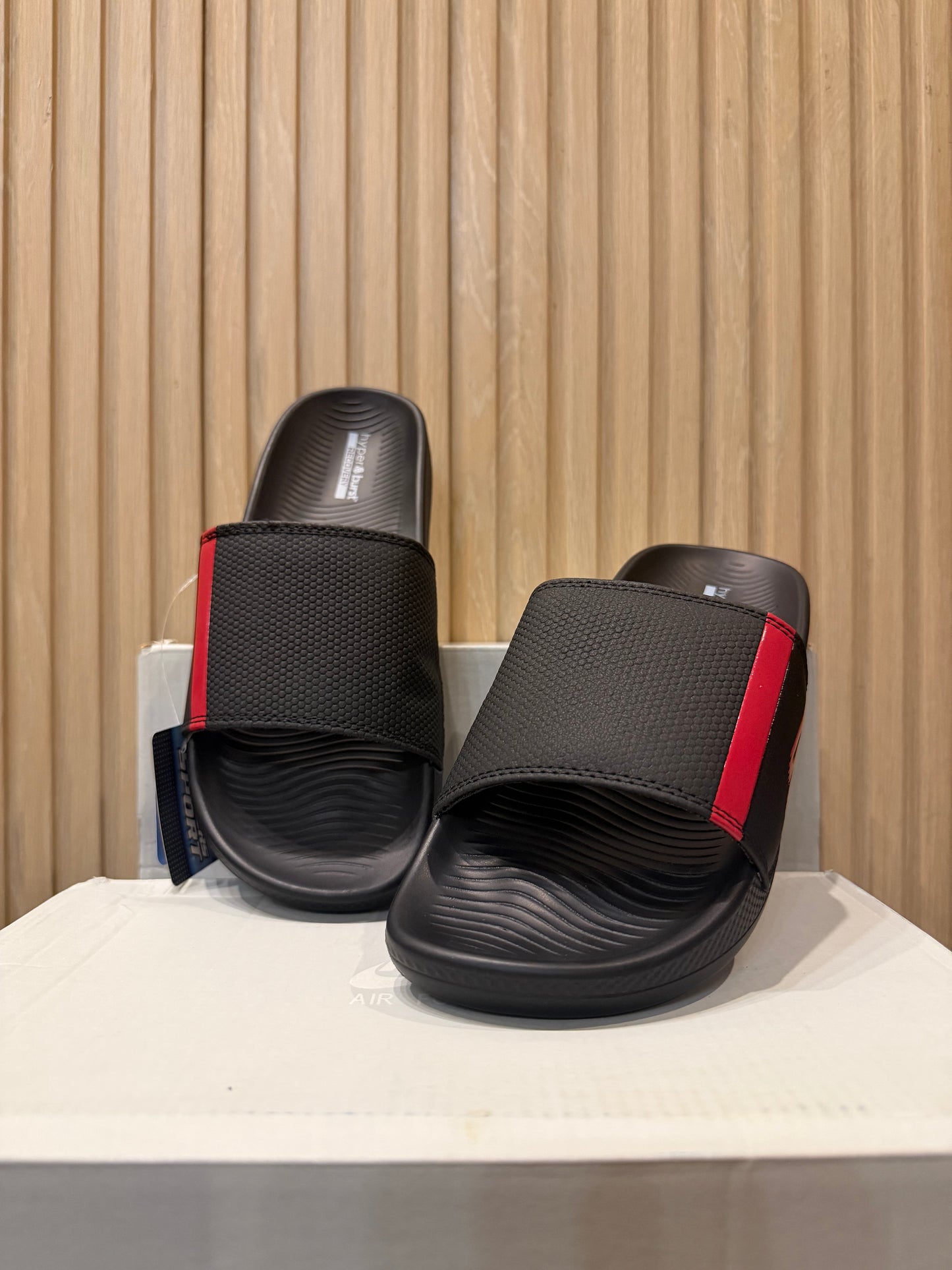 SKECHERS Hyper Burst Slipper