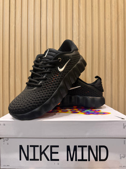 NIKE MIND 002