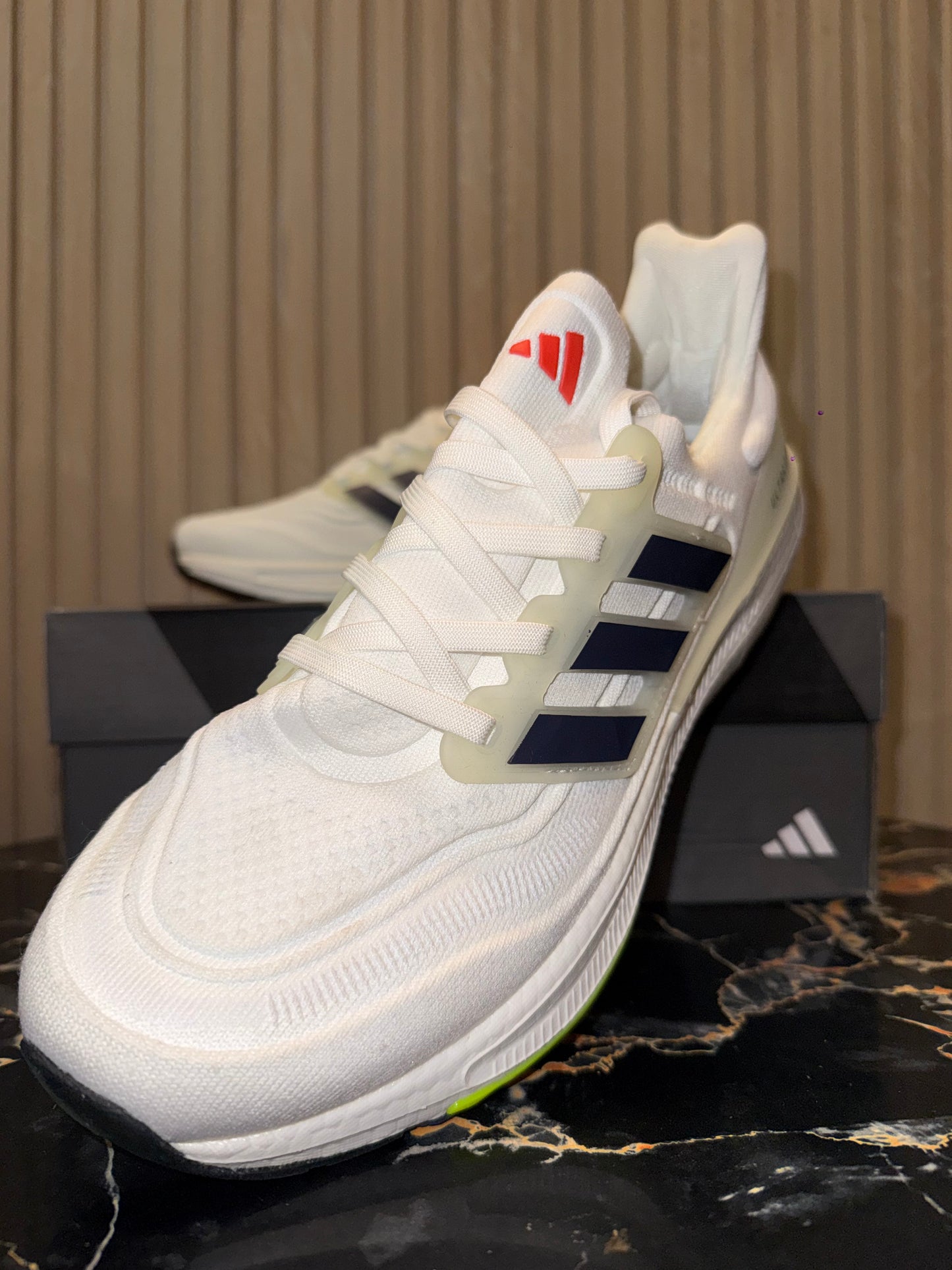 AD ULTRABOOST