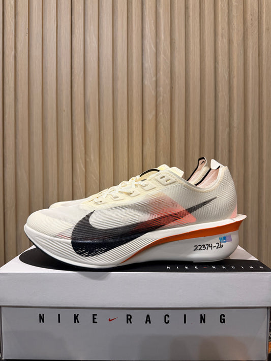 NIKE Vaporfly 4