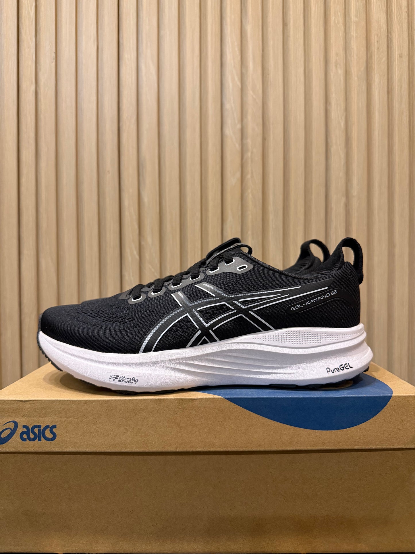 ASICS GEL-KAYANO 32