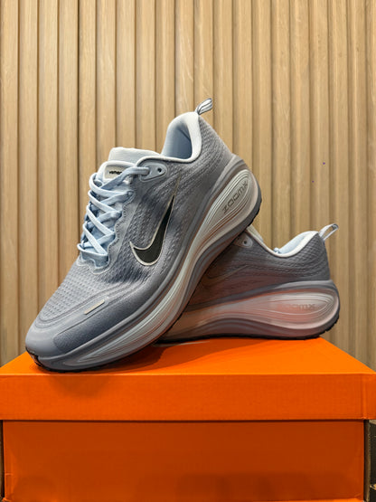 NIKE VOMERO PLUS