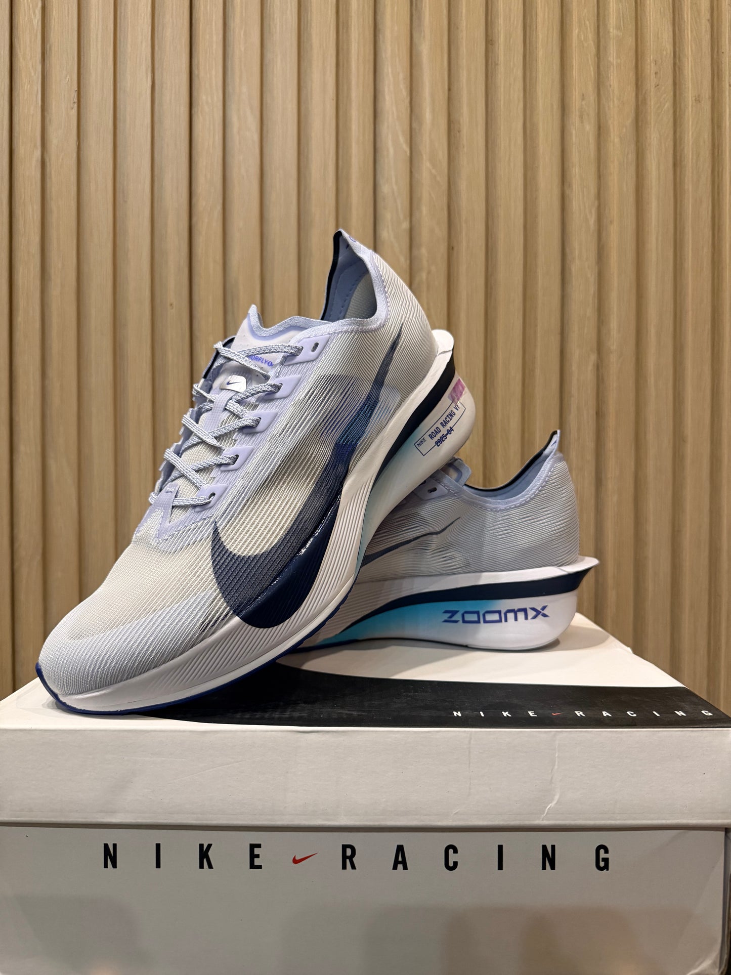 NIKE Vaporfly 4