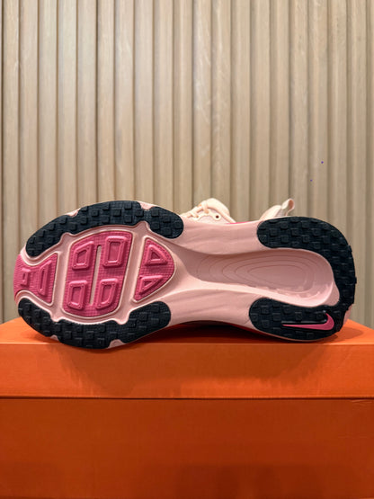 NIKE Vomero 18