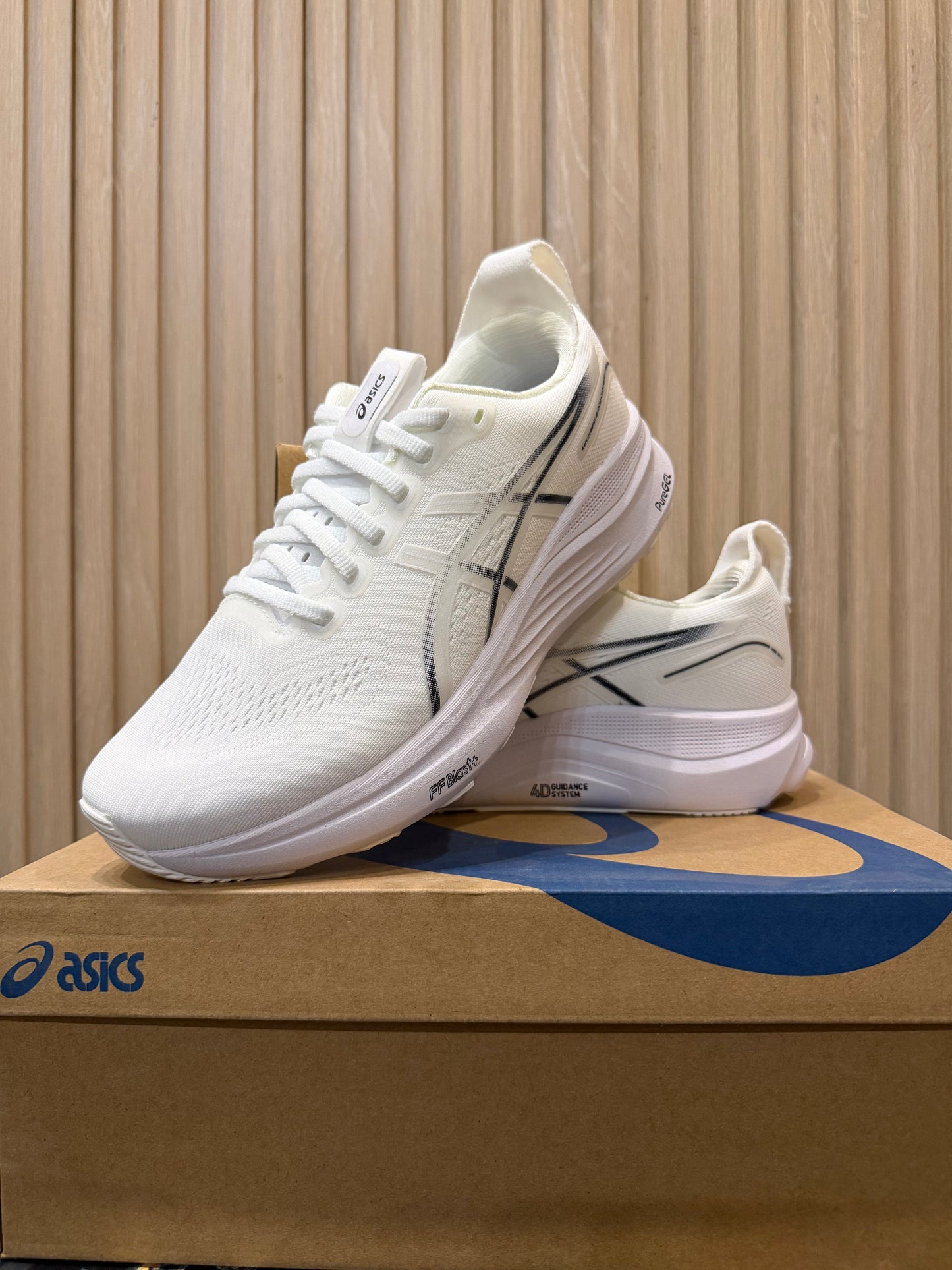 ASICS GEL-KAYANO 32