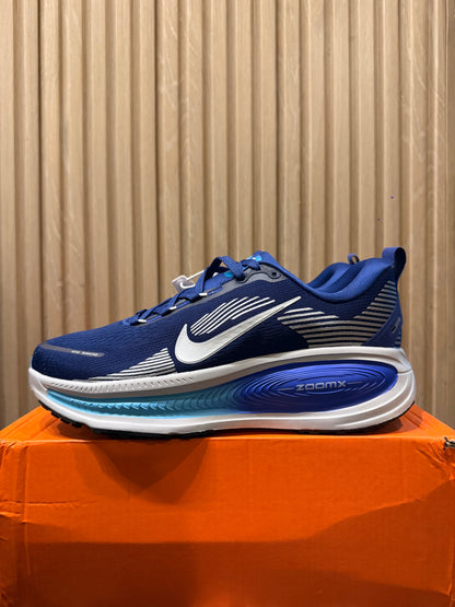 NIKE Vomero 18 (Limited Edition)
