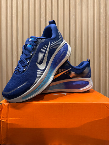 NIKE Vomero 18 (Limited Edition)