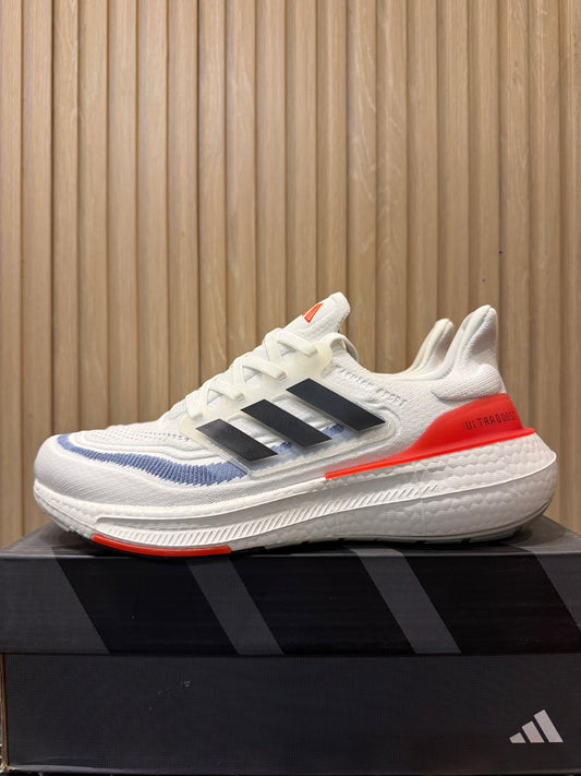Adidas ULTRABOOST LIGHT