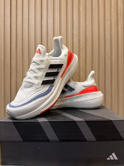 Adidas ULTRABOOST LIGHT