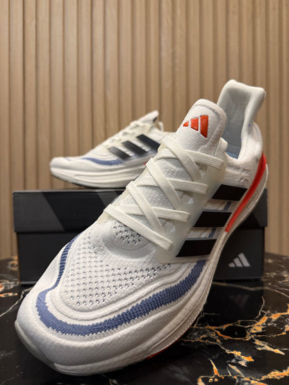 Adidas ULTRABOOST LIGHT