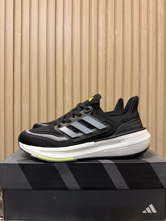 Adidas ULTRABOOST LIGHT