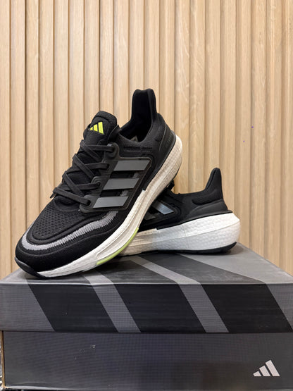 Adidas ULTRABOOST LIGHT