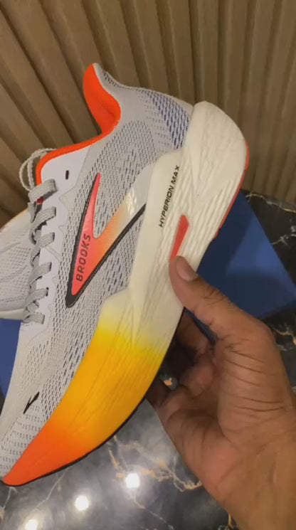 Brooks Hyperion Max II