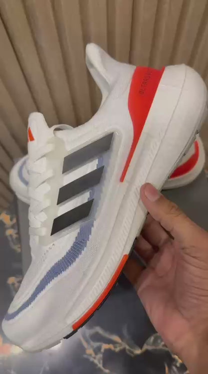 Adidas ULTRABOOST LIGHT
