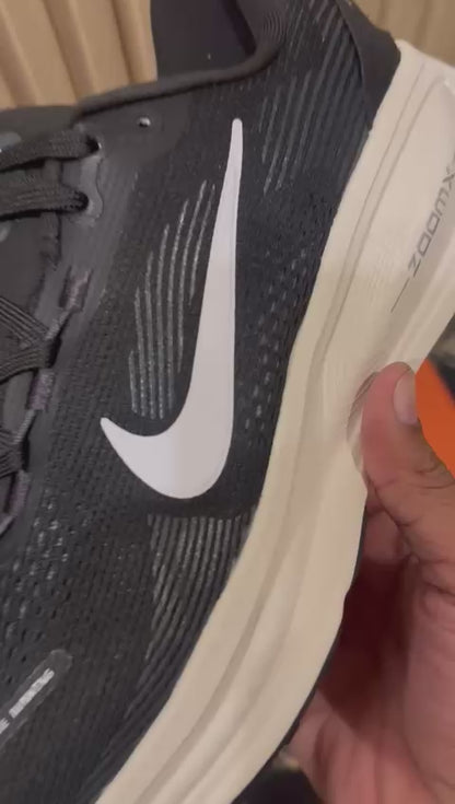 NIKE VOMERO 18
