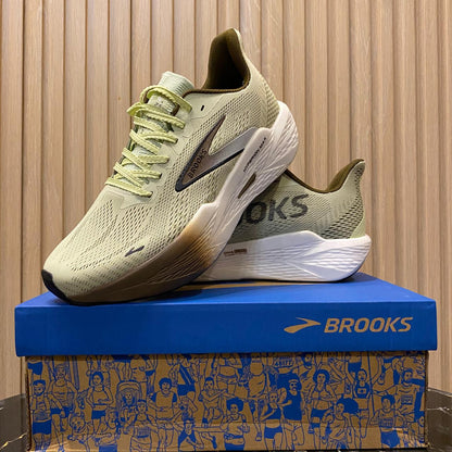 Brooks Hyperion Max II
