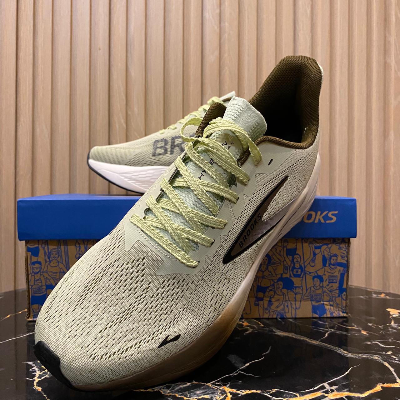 Brooks Hyperion Max II