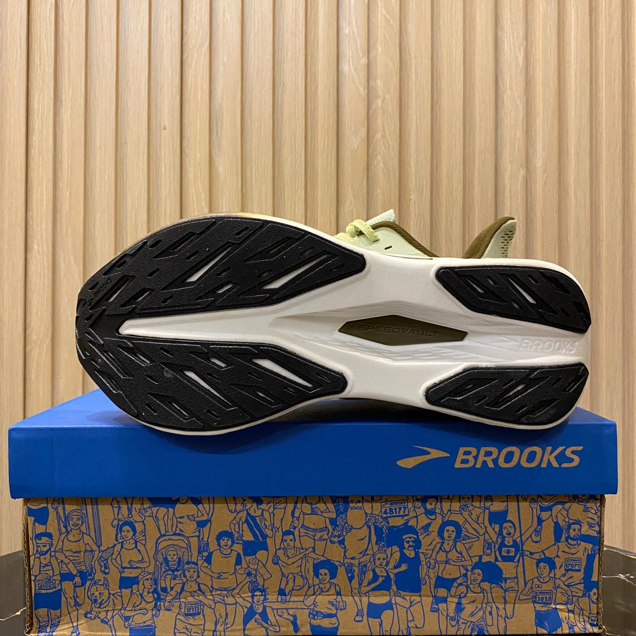 Brooks Hyperion Max II