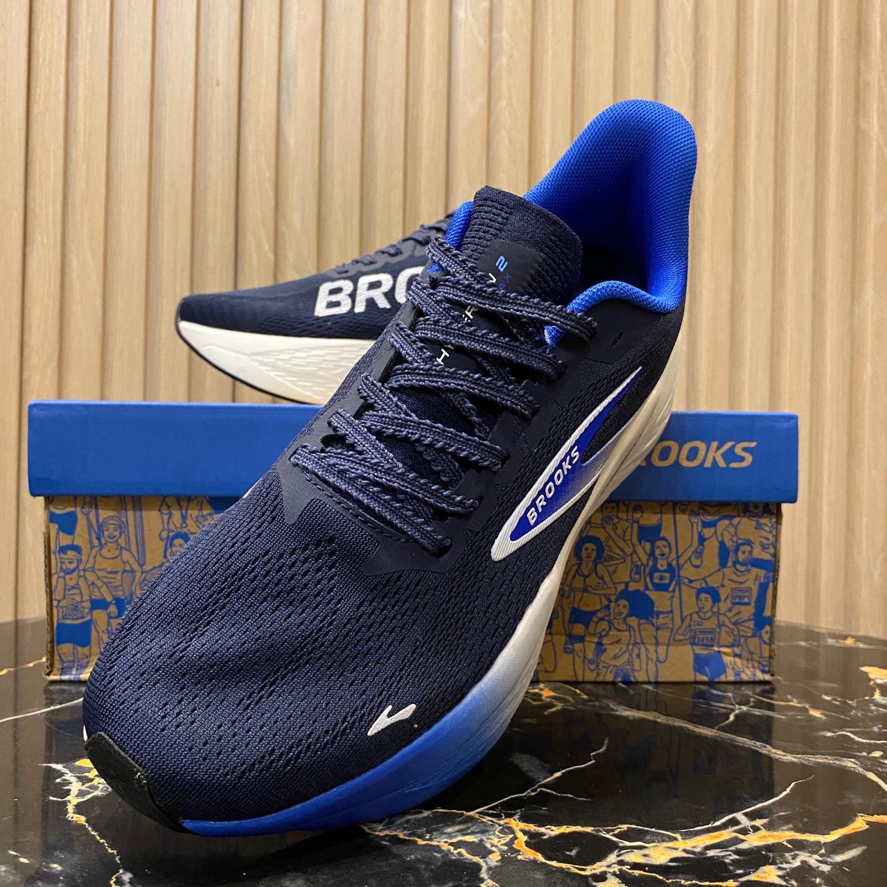 Brooks Hyperion Max II